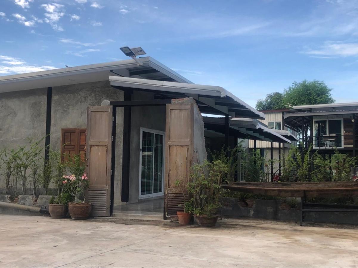 Solarcell Private Homestay - โซล่าเซลล์ไพรเวทโฮมสเตย์ Uthai Thani Eksteriør bilde