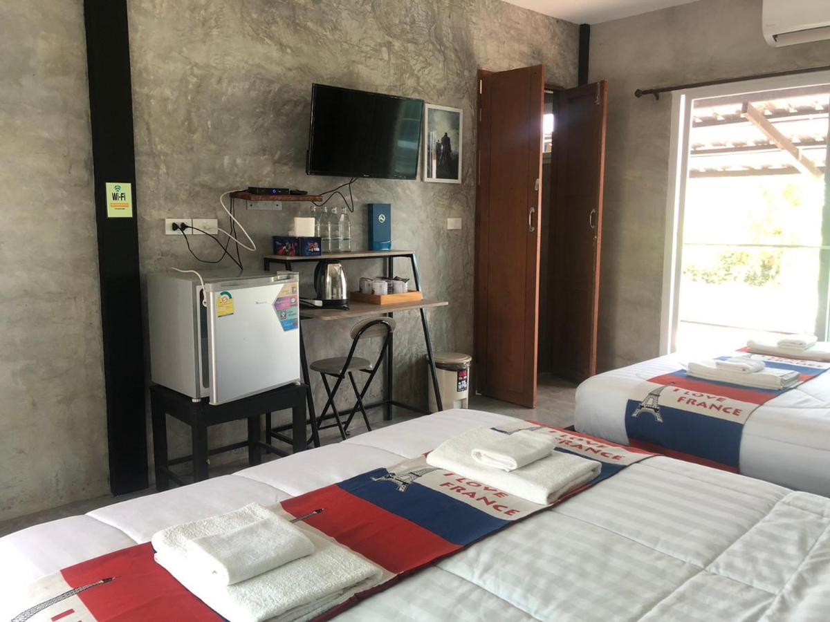 Solarcell Private Homestay - โซล่าเซลล์ไพรเวทโฮมสเตย์ Uthai Thani Eksteriør bilde